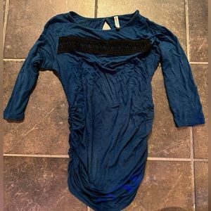 Women’s small maternity top